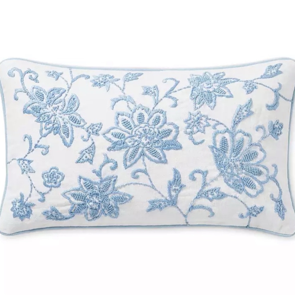 BNWT Serena and Lily Margot pillow cover